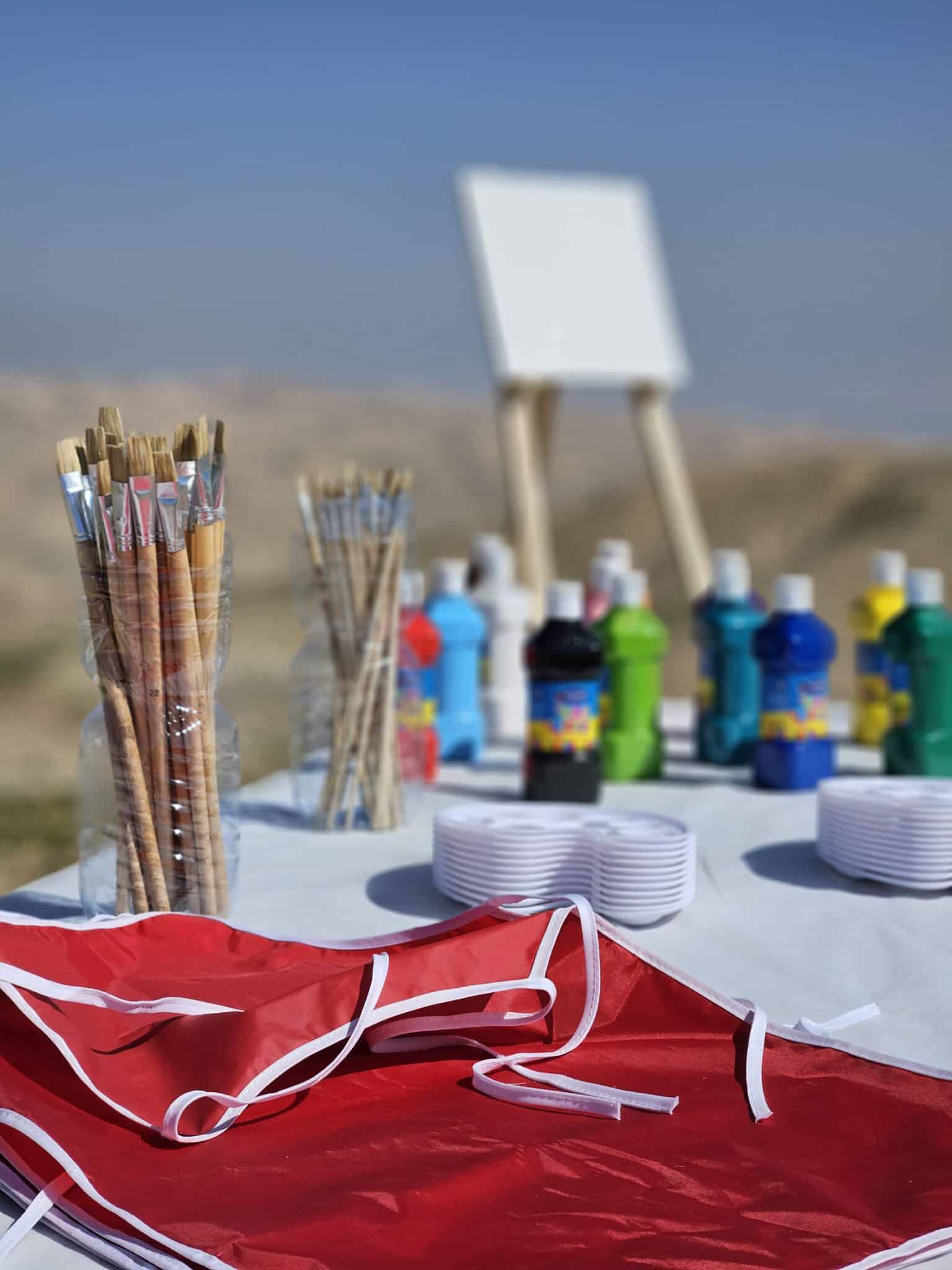 יום גיבוש במדבר עם פעילות ציור לעובדים